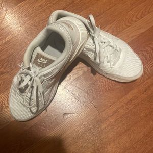 Womens Nike air max sneakers in white size 9